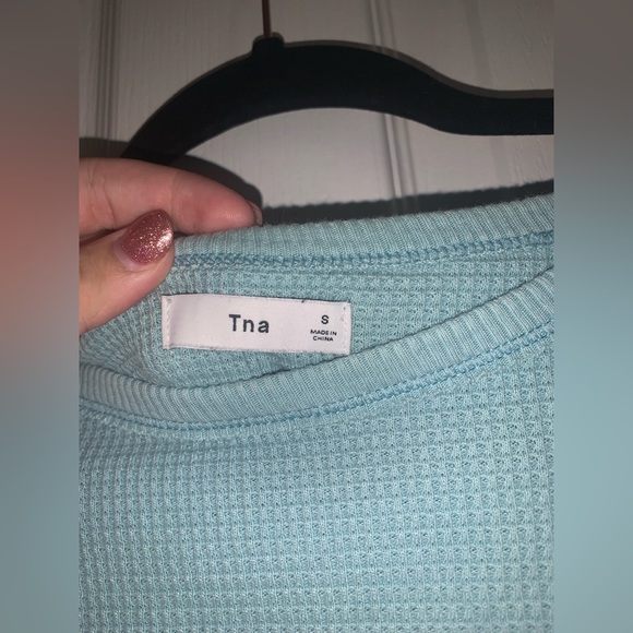 🔵TNA high low over sized waffle knit sweater - Picture 2 of 3